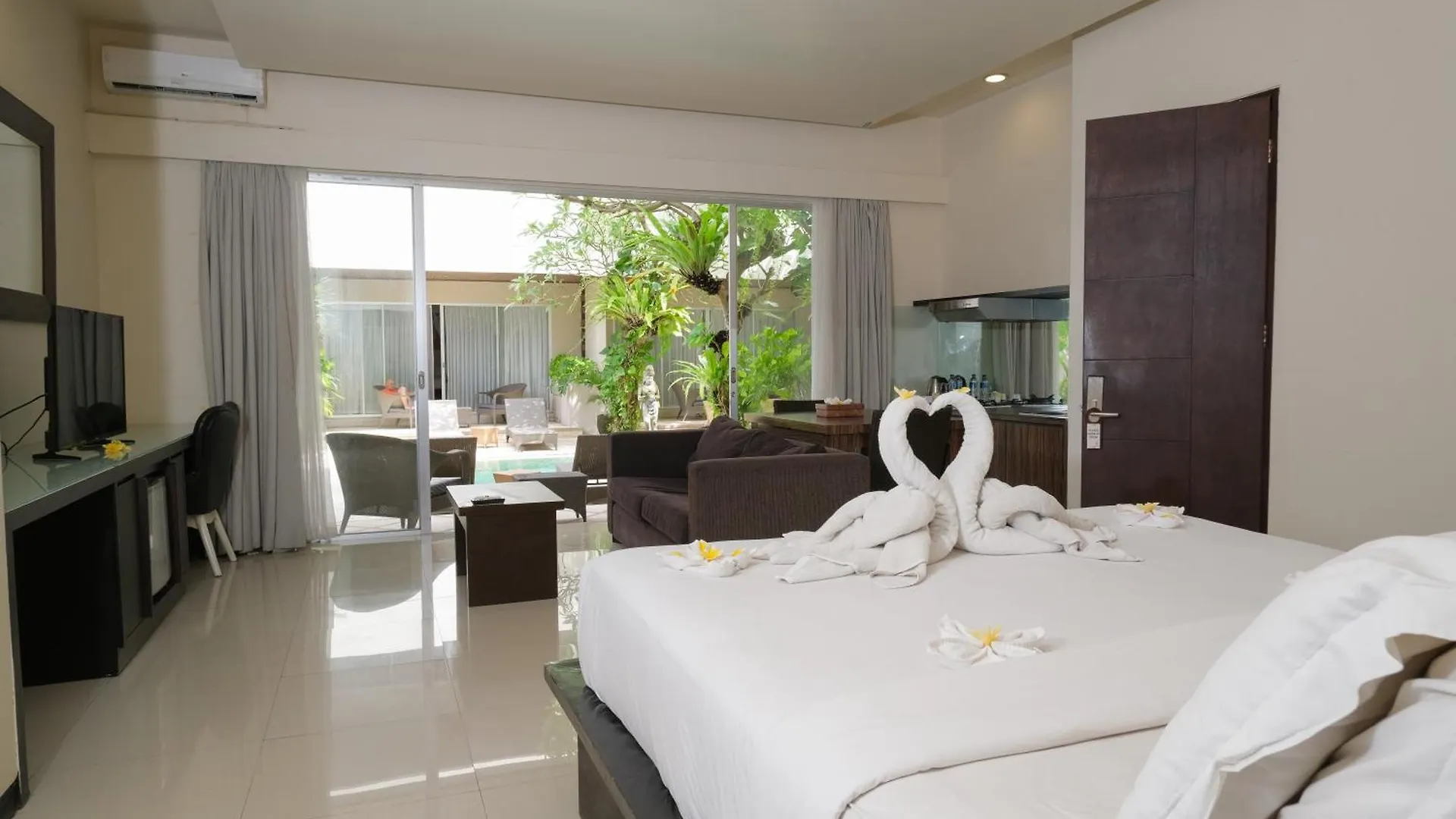 Swiss-Belcourt Sunset Apart otel Seminyak 4*,